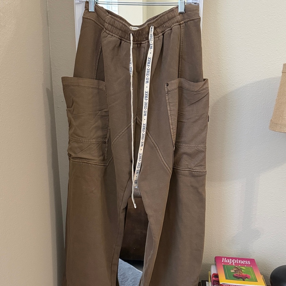 We The Free Tan Cargo Pants Like New
